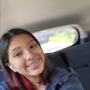 Meet your Posher, Elizabeth